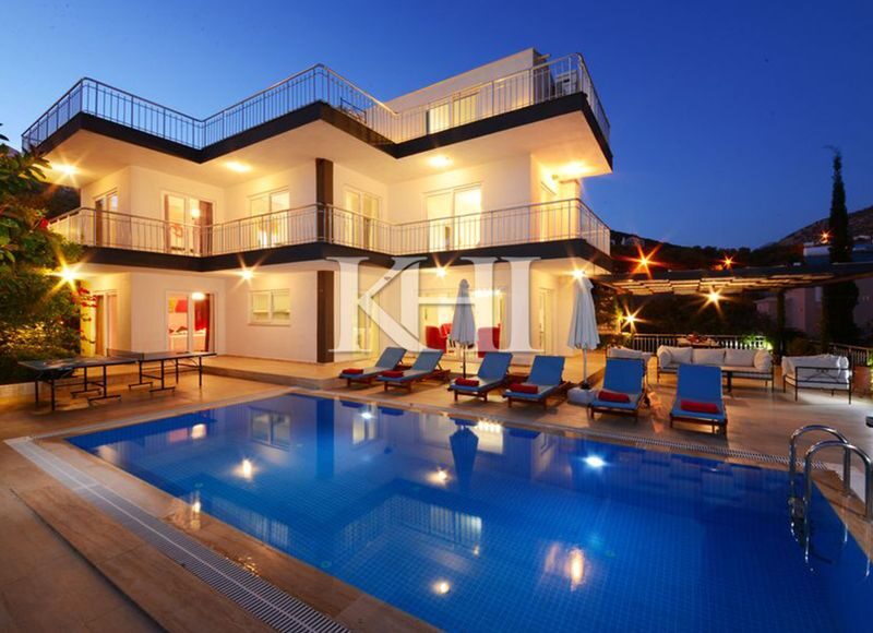 6 bedroom luxury Villa